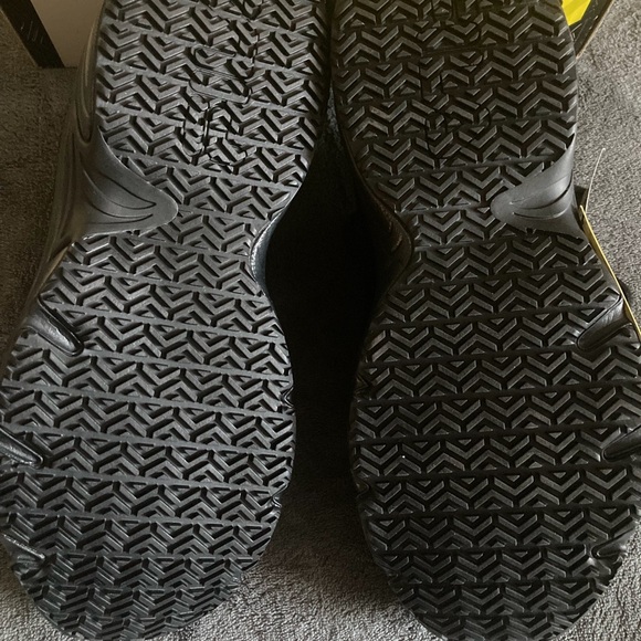 Fila Woman’s Black Slip Resistant Shoes - Picture 6 of 6